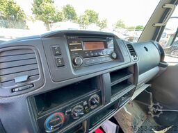 Nissan NT 400