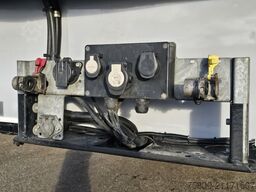 Vedecar LPRS 24 / LIFT AXLE / THERMO KING / TAIL LIFT