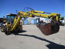 NEW HOLLAND LB 115-4PS, Reifen neuwertig