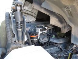 Iveco Stralis 310 8 meter box!  Retarder,  Great cond...