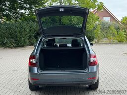 SKODA Octavia 1.6 TDI 85 kW Combi DSG Automatik Navi