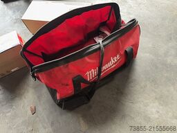 Package 1x Milwaukee MXF COS350-602 (2022); 1x Milwaukee CP203 ()