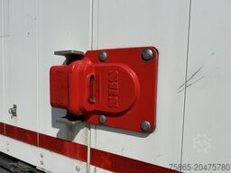 Schmitz Cargobull SCB S3B / Box Trailer / BPW Drum / NL Trailer