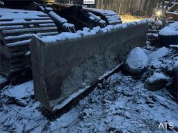 Doosan DX140LC tracked excavator with Engcon tilt and 2 b