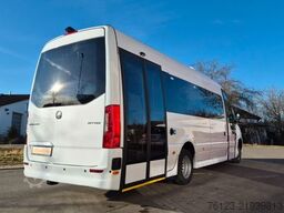 MERCEDES-BENZ Sprinter 517 Heckniederflur Vorlauffahrzeug