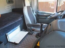 DAF XF 6x4 mit Kran und Space Cab