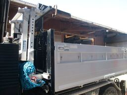 DAF XF 6x4 mit Kran und Space Cab
