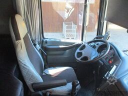 DAF XF 6x4 mit Kran und Space Cab