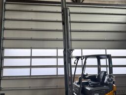 Jungheinrich EFG216k Triplex Lithium