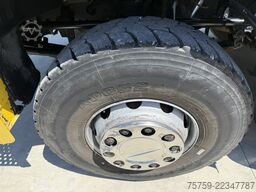 MAN 41.422 F2000 Abroll TAM 8x4 40Ton