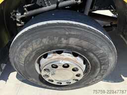MAN 41.422 F2000 Abroll TAM 8x4 40Ton