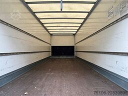 FUSO Canter 7C15 Koffer mit Ladebordwand