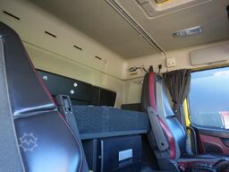 Volvo FM 330 tractor unit