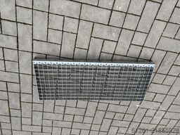 Treppenstufe verzinkt 900 x 370