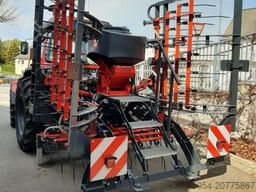 Grünlandstriegel mit Drillstar