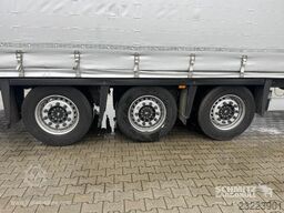 Schmitz Cargobull Curtainsider Mega