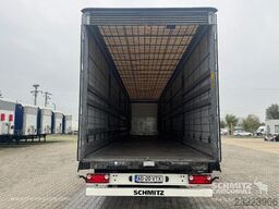 Schmitz Cargobull Curtainsider Mega