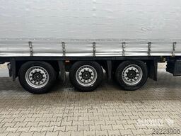 Schmitz Cargobull Curtainsider Mega