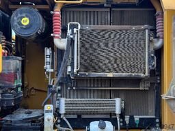 CAT 323 F L      2017