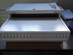 Renz 500 Stanze mit Renz ECL 500 Schliessmaschine