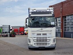 Volvo FH 13.500 Globetrotter 8x2*6 - 3 deck livestock...