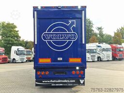 Volvo FH 13.500 Globetrotter 8x2*6 - 3 deck livestock...