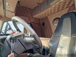 Volvo FH 13.500 Globetrotter 8x2*6 - 3 deck livestock...