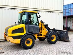 JCB 406 / 2019 BJ / 2.090 H / Klappschaufel + Gabel