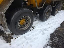 D-TEC Vlastuin/ Kesteren Gülleauflieger mit ADR