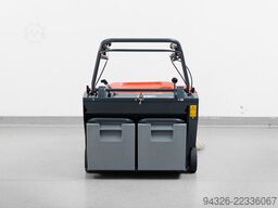 Hako Sweepmaster B800 - 2019y - NEW BATTERIES