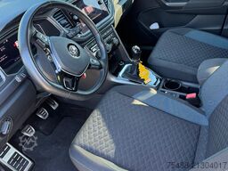 VOLKSWAGEN T-ROC IQ DRIVE