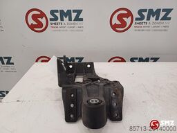 Mercedes Occ bladveerhouder vooras linksachter Mercedes