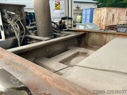 Fruehauf STEEL CHASSIS,  DUMPER!   Full spring!  TOP con...