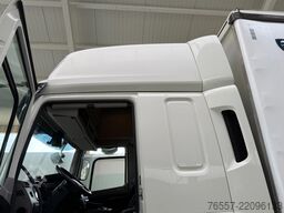 DAF CF 320 CF320.18    4 tons laadklep. 1 KANT SCHU...