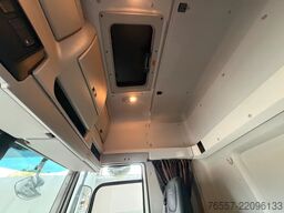 DAF CF 320 CF320.18    4 tons laadklep. 1 KANT SCHU...