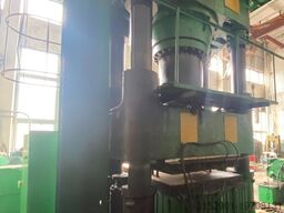 Hydraulic heavy press 2000 tons D2243