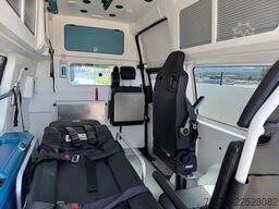 VW VW T6.1, 2.0 TDI, mit Rampe, Trage und Sessel