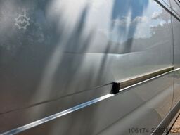 MERCEDES-BENZ 317 CDI Sprinter Lang & Hoch Maxi AHK in Silber