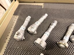 Three-point internal micrometer 