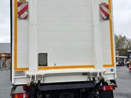 MAN TGX 26.480 mit Ladebordwand