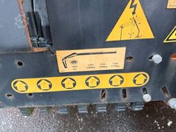 Garant Abrollmulde mit HMF Kran + Funk