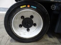 Combilift CBE2500 - NEU BATTERIE - TRIPLEX