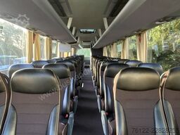 MAN R 09 Lions Coach C