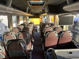 MAN R 09 Lions Coach C