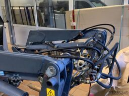 CARRARO SRX 8400 ohne Kabine mit Frontlader 847 Std.