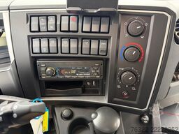 Renault D 12 LOW P4X2  210E6 / PLYWOOD GESLOTEN LAADBAK...