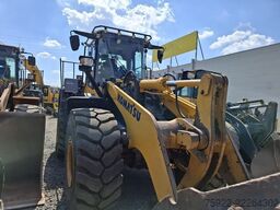 KOMATSU WA380 1. Hd aus Kommunalbesitz