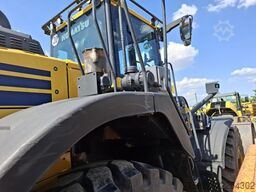 KOMATSU WA380 1. Hd aus Kommunalbesitz