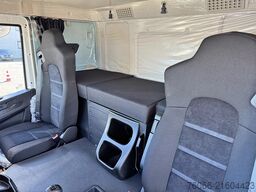 Iveco T-Way AT720T47TH Tractor Head (20 units)