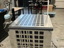 Universal Robots UR5 with G-loader